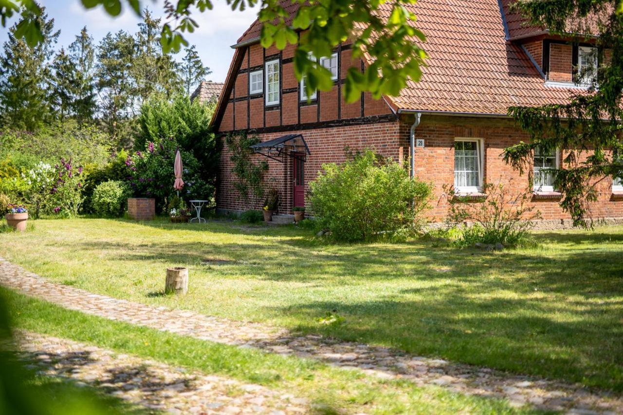 Ferienwohnung 1 Im Landhaus Am Wildpark Boek ภายนอก รูปภาพ